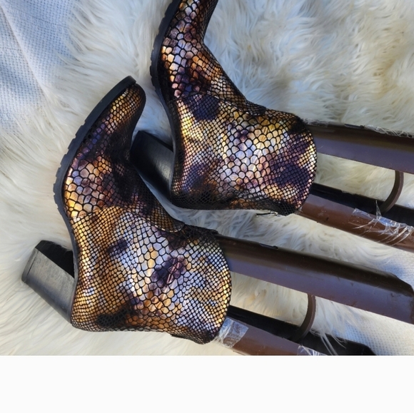 Artemis metallic leather reptile pattern ankle boots 41/10 - Picture 8 of 16